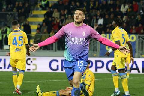 AC Milan Narrowly Beat Frosinone 3-2 As Jovic Saves Pioli Again