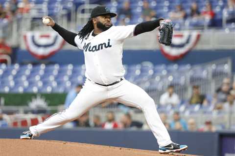 Johnny Cueto Preparing To Pitch In 2024