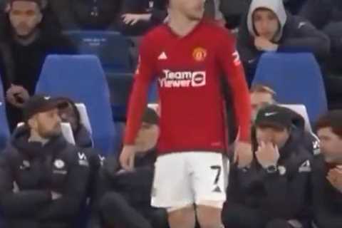 Fans Praise Reece James' Classy Gesture Towards Mason Mount During Man Utd vs. Chelsea Match