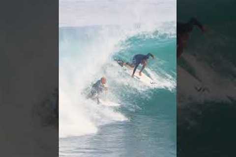 Kelly Slater Pulls In Behind Local Surfer #shorts