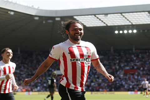 Sunderland to release Bradley Dack, Corry Evans this summer