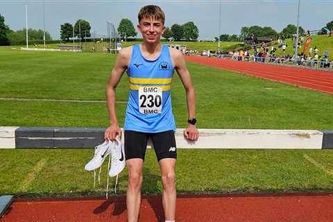 Jake Meyburgh runs 3000m age 14 record of 8:19.46
