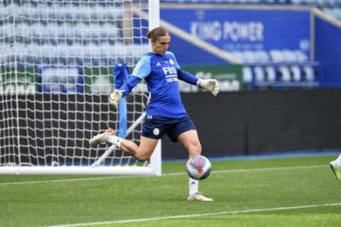 Sunderland sign Championship-winning goalkeeper Lambourne