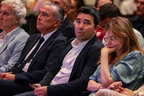 Five tasks Barcelona director Deco still needs to complete this summer