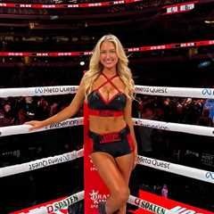 Ring girl Sydney Thomas steals the show at Mike Tyson vs Jake Paul fight