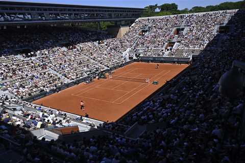 Tennis Match Turns Into Nightmare When Someone Takes a Brutal Fall