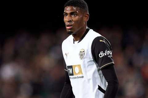 Arsenal Lands €15m Spanish Defensive Prodigy as Valencia Loses Another Gem