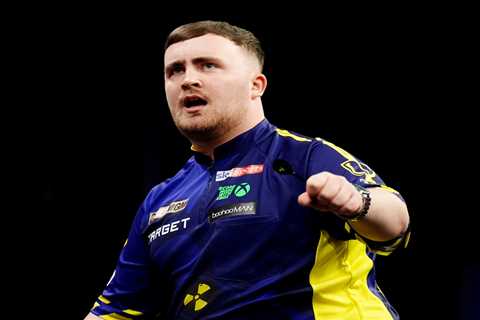 This 18-Year-Old Darts Prodigy Is Charging How Much for Sketches of His Own Face?