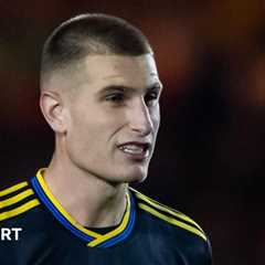 Man Utd’s Bennett Speaks Out After Father’s Suicide