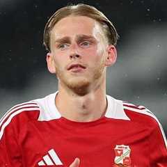 Middlesbrough Sign Villa Defender Munroe for £300,000