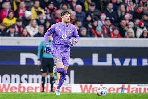 Kobel Cleared to Play as Dortmund Resume Bundesliga